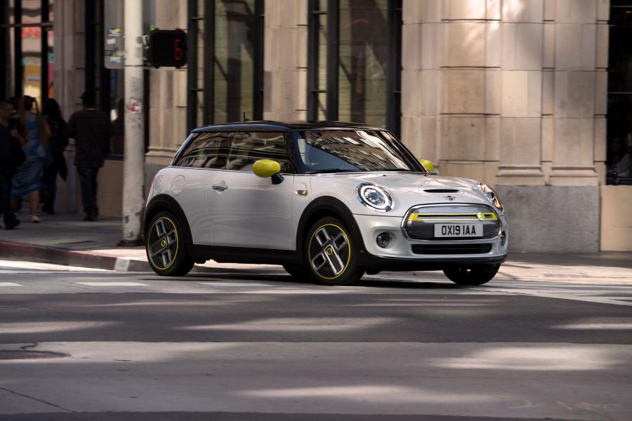  Mini Cooper SE (F56) 2019 года  (WW) (фото 1 из 132)
